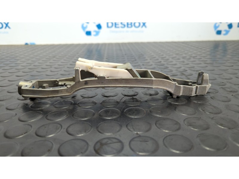 Recambio de soporte maneta trasera izquierda para mercedes-benz clase e (w124) berlina 3.0 referencia OEM IAM   