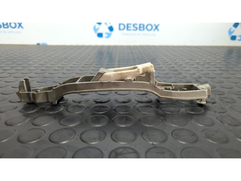 Recambio de soporte maneta trasera izquierda para mercedes-benz clase e (w124) berlina 3.0 referencia OEM IAM   