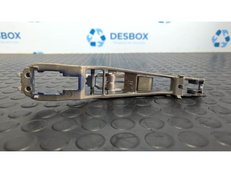 Recambio de soporte maneta trasera izquierda para mercedes-benz clase e (w124) berlina 3.0 referencia OEM IAM   