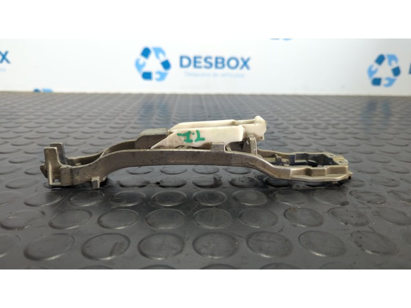 Recambio de soporte maneta trasera izquierda para mercedes-benz clase e (w124) berlina 3.0 referencia OEM IAM   