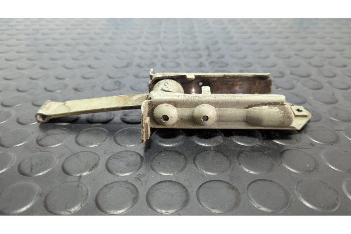 Recambio de retenedor puerta derecha para mercedes-benz clase c (w201) berlina 1.8 e 190 (201.018) referencia OEM IAM   