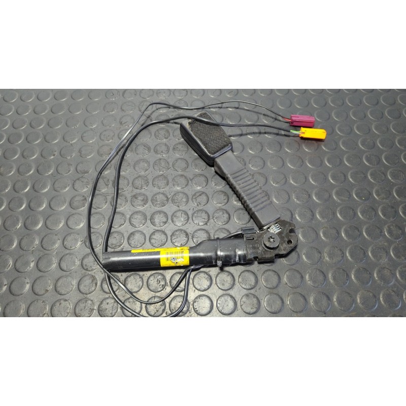 Recambio de pretensor airbag derecho para ford kuga (cbs) titanium s referencia OEM IAM 8V41A61208AB  