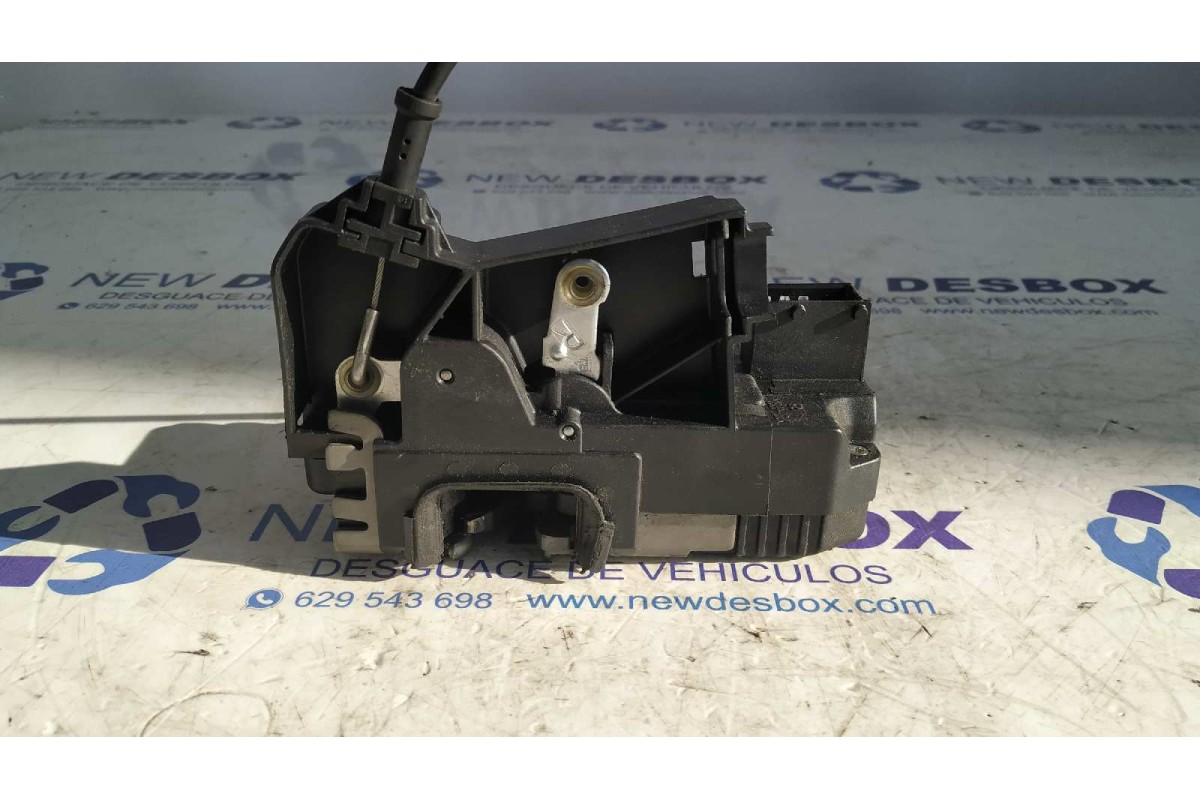 Recambio de cerradura puerta delantera derecha para opel vivaro furgón/combi (07.2006 =>) 2.0 16v cdti referencia OEM IAM 820004