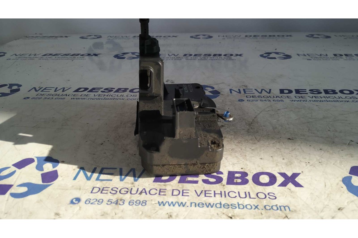 Recambio de cerradura puerta delantera derecha para opel vivaro furgón/combi (07.2006 =>) 2.0 16v cdti referencia OEM IAM 820004