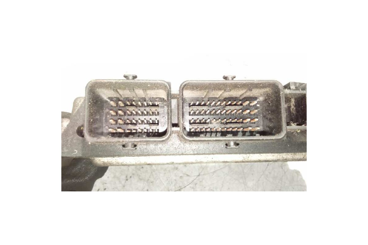 Recambio de centralita motor uce para opel movano (2004 =>) 2.5 cdti cat (g9u-754 / lzm) referencia OEM IAM 8200311550  