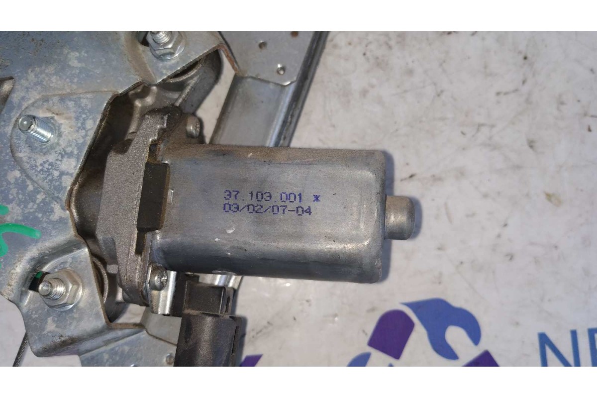 Recambio de elevalunas delantero derecho para opel vivaro furgón/combi (07.2006 =>) 2.0 16v cdti referencia OEM IAM 37103001  
