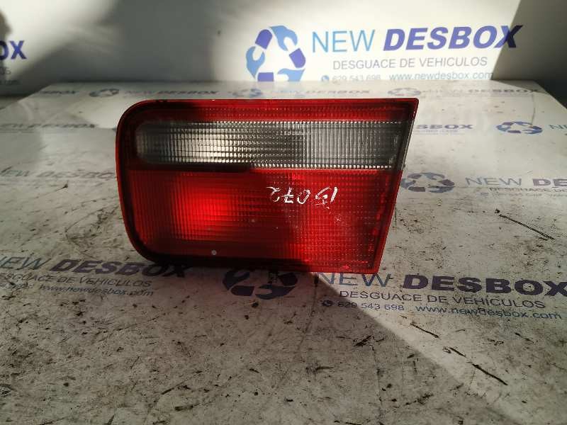 Recambio de piloto porton derecho para honda accord berlina (cc/ce) 1.8 cat referencia OEM IAM 236208  