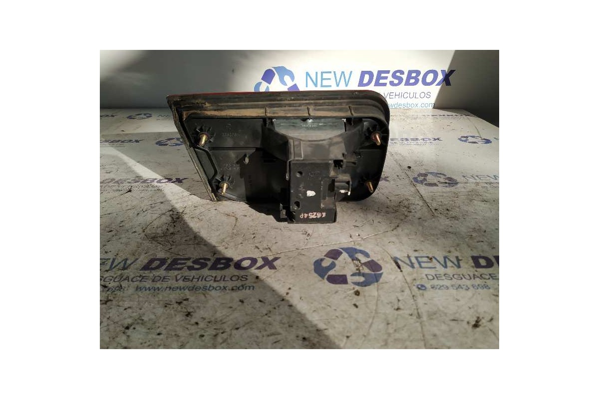 Recambio de piloto porton derecho para honda accord berlina (cc/ce) 1.8 cat referencia OEM IAM 236208  