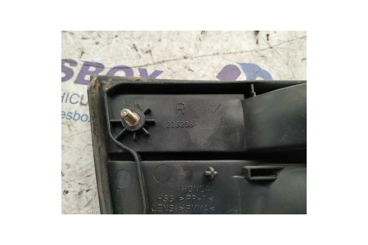 Recambio de piloto porton derecho para honda accord berlina (cc/ce) 1.8 cat referencia OEM IAM 236208  
