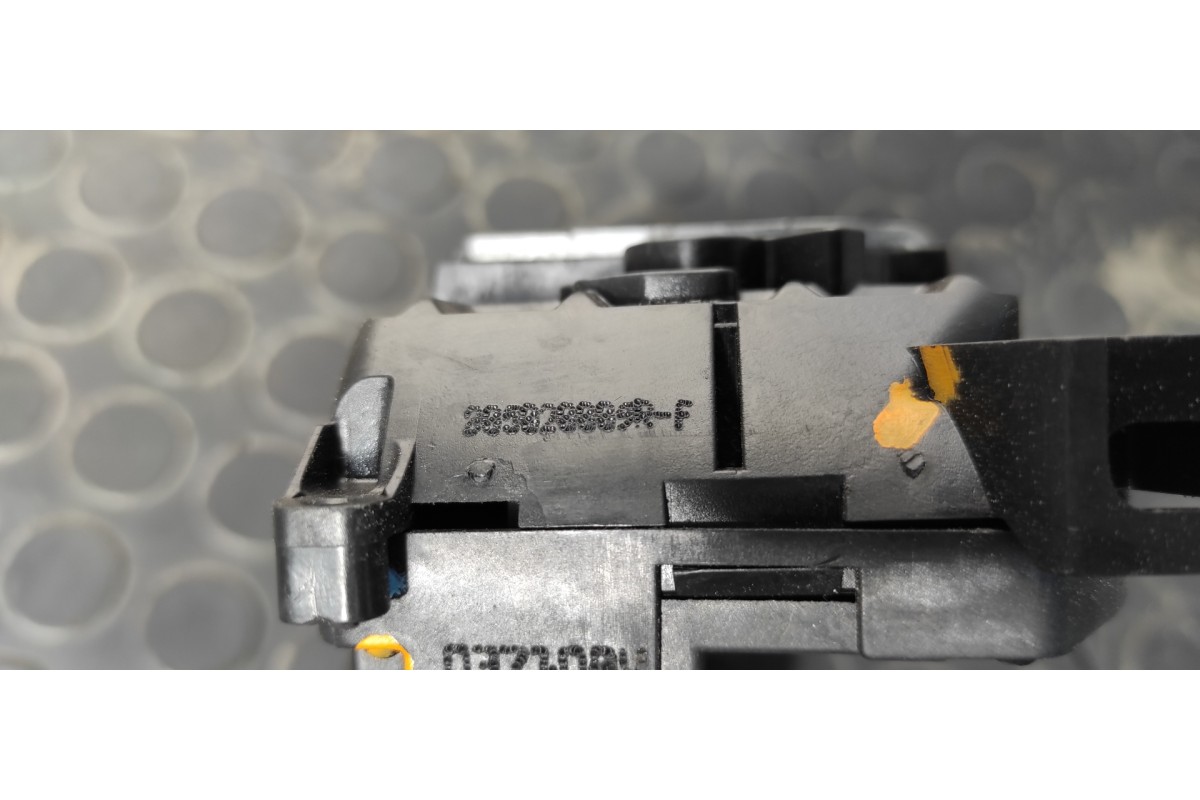 Recambio de cerradura puerta delantera derecha para opel movano b kasten/combi hka l2h2 3,3t doka referencia OEM IAM 805020009RF