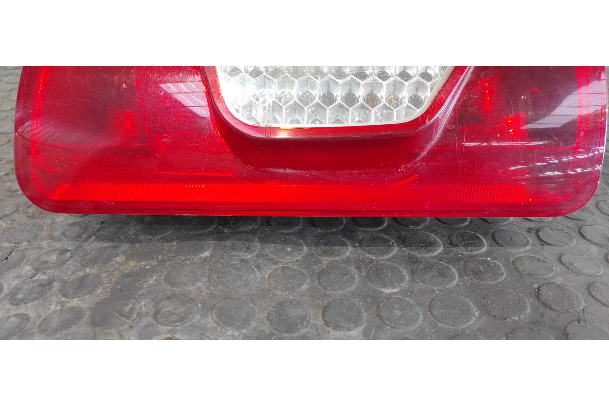 Recambio de piloto trasero derecho para ford tourneo connect (tc7) kombi corta (2009) referencia OEM IAM 9T1613404AC  