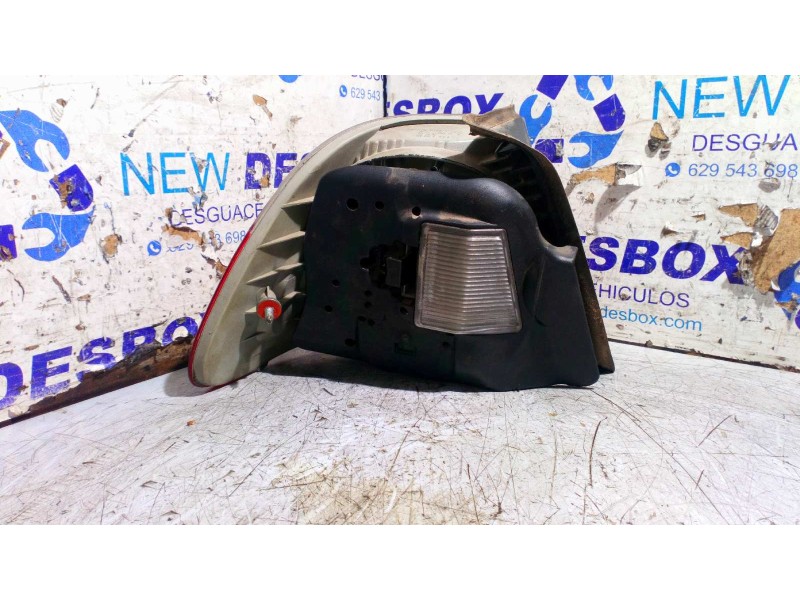 Recambio de piloto trasero derecho para bmw serie 3 berlina (e46) 2.2 24v cat referencia OEM IAM 257022R  