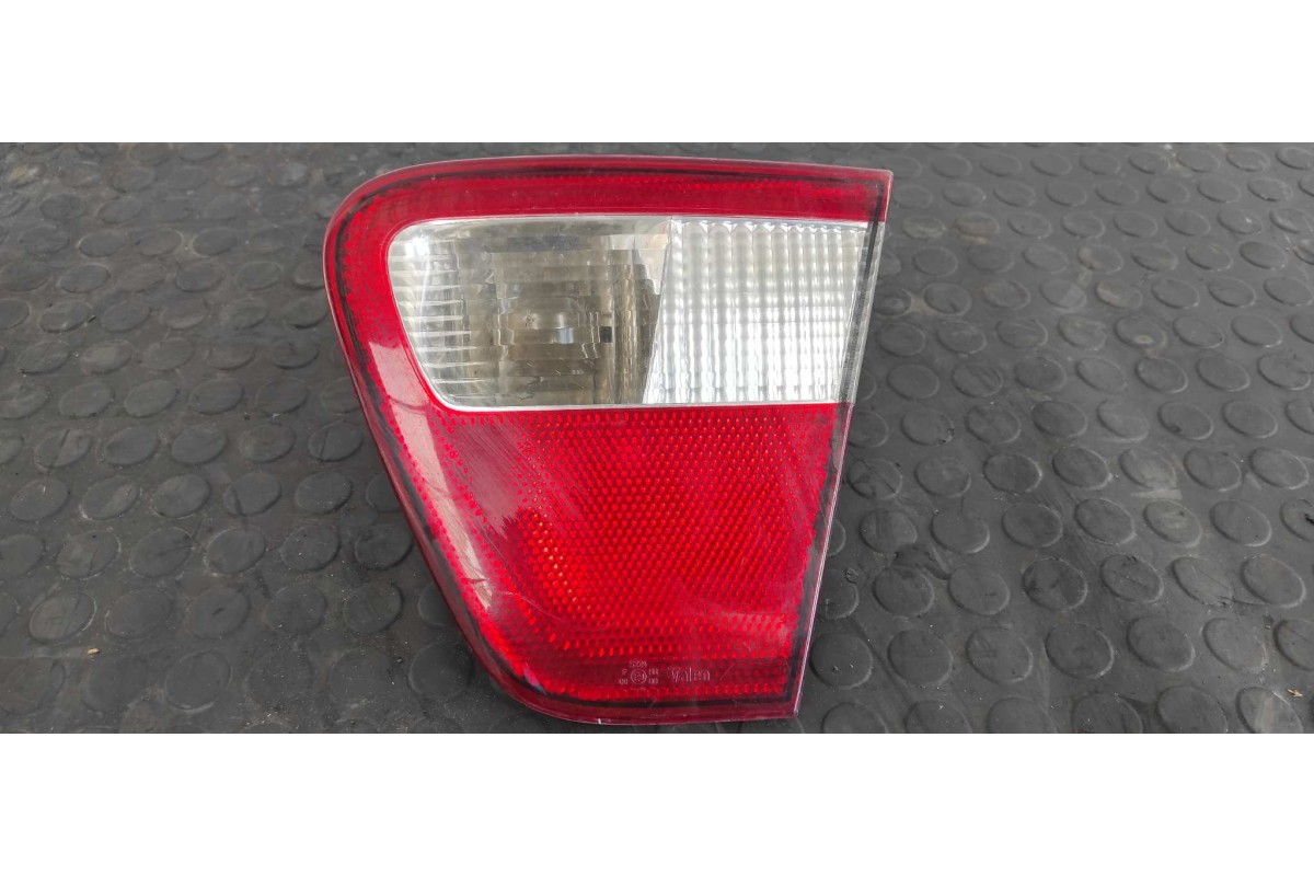 Recambio de piloto porton derecho para seat cordoba berlina (6k2) 1.4 referencia OEM IAM 6K5945092F  