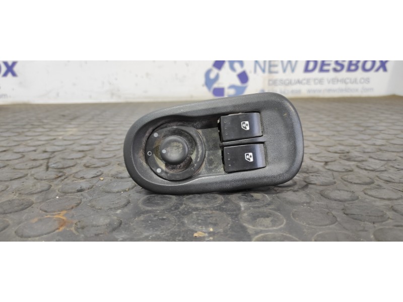 Recambio de mando elevalunas delantero izquierdo para opel movano b kasten/combi hka l2h2 3,3t doka referencia OEM IAM 820063784