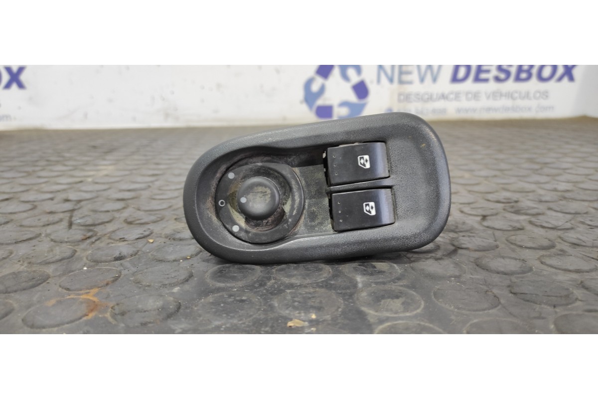Recambio de mando elevalunas delantero izquierdo para opel movano b kasten/combi hka l2h2 3,3t doka referencia OEM IAM 820063784