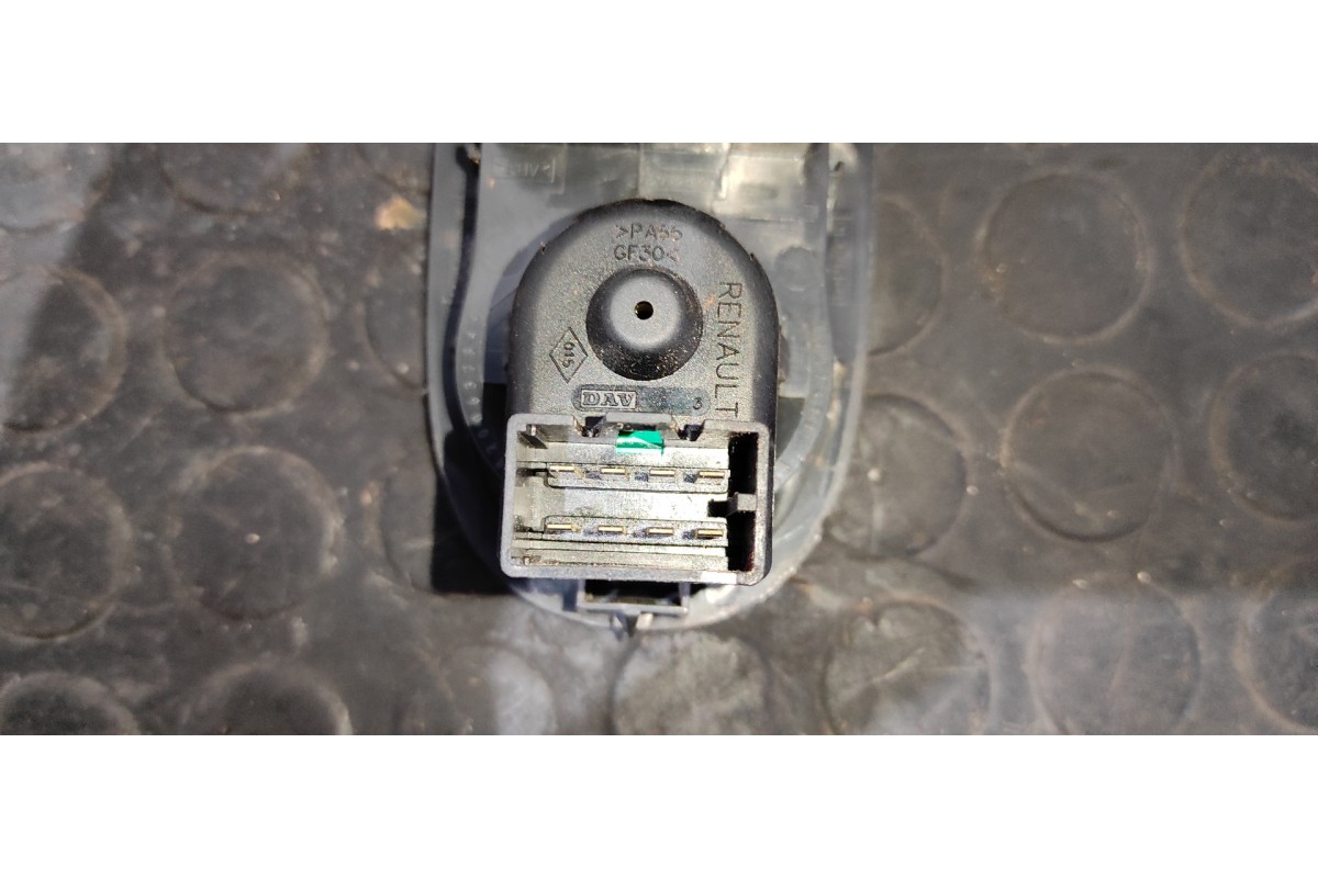 Recambio de mando elevalunas delantero izquierdo para opel movano b kasten/combi hka l2h2 3,3t doka referencia OEM IAM 820063784
