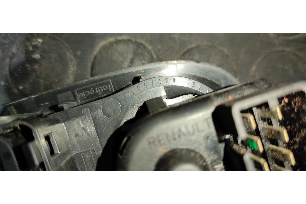 Recambio de mando elevalunas delantero izquierdo para opel movano b kasten/combi hka l2h2 3,3t doka referencia OEM IAM 820063784