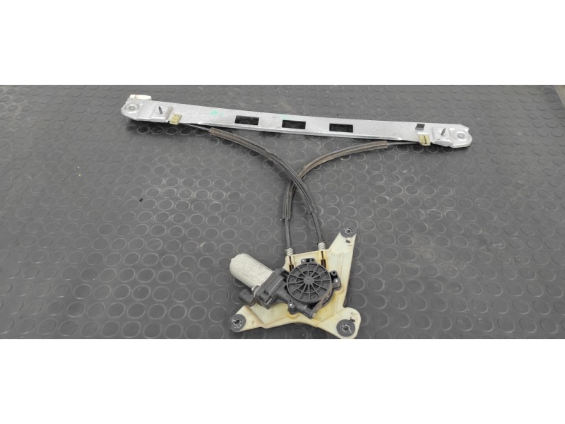 Recambio de elevalunas delantero derecho para opel movano b kasten/combi hka l2h2 3,3t doka referencia OEM IAM 128001031B  