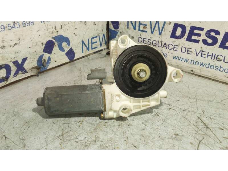 Recambio de motor elevalunas delantero izquierdo para peugeot 307 (s1) 1.6 16v cat referencia OEM IAM 0130822022  