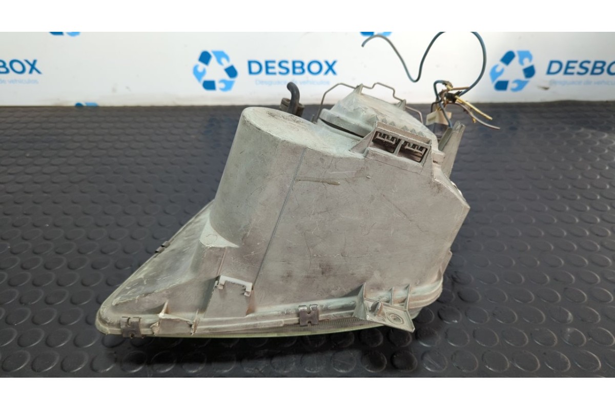 Recambio de faro derecho para mercedes-benz vito (w638) caja cerrada 2.2 16v cdi turbodiesel cat referencia OEM IAM 6388200161  