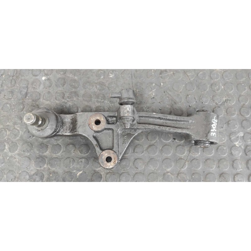 Recambio de brazo derecho inferior delantero para kia carnival 2.9 turbodiesel cat referencia OEM IAM SHAR  