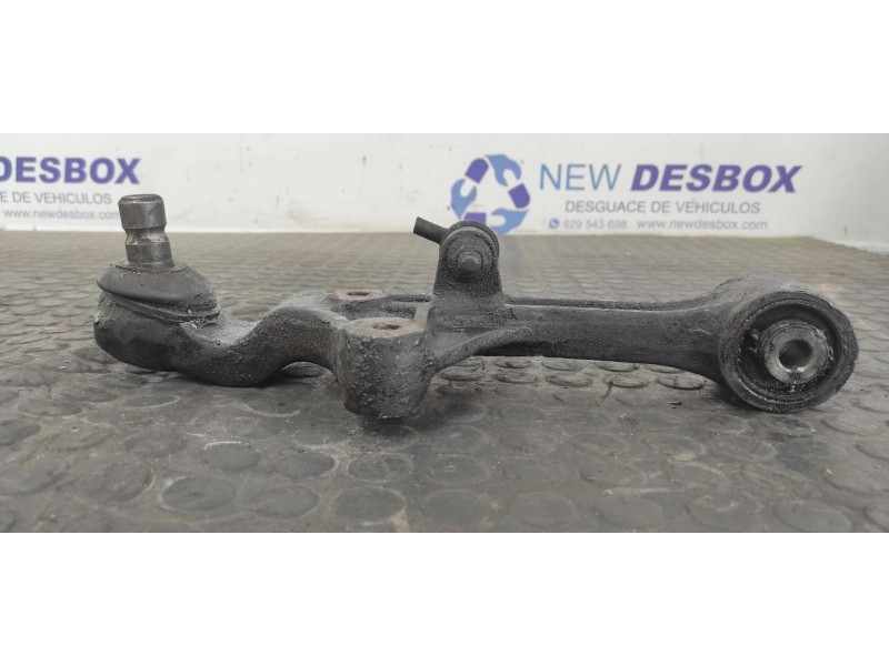 Recambio de brazo derecho inferior delantero para kia carnival 2.9 turbodiesel cat referencia OEM IAM SHAR  
