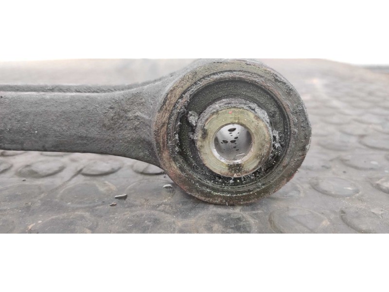 Recambio de brazo derecho inferior delantero para kia carnival 2.9 turbodiesel cat referencia OEM IAM SHAR  