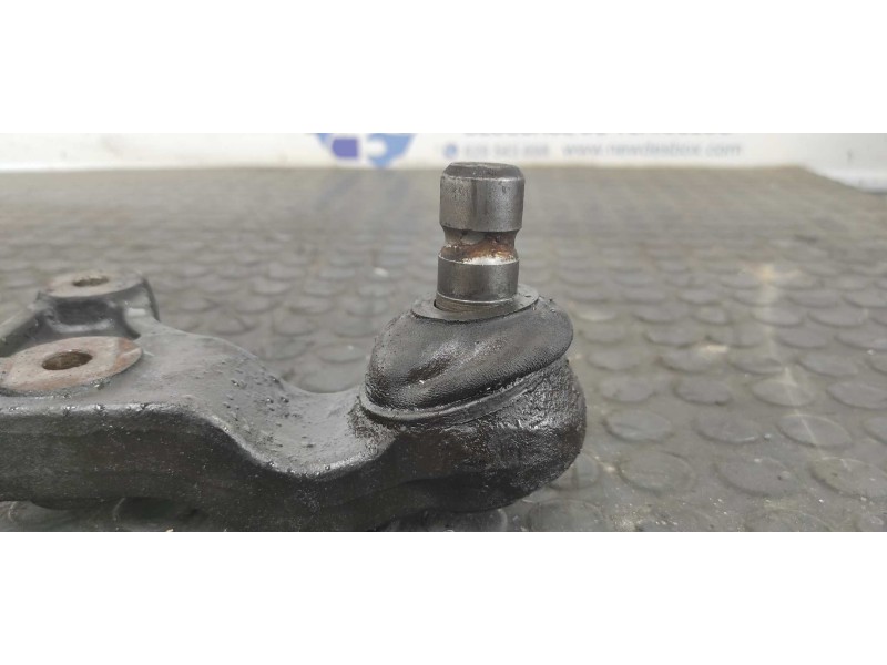 Recambio de brazo derecho inferior delantero para kia carnival 2.9 turbodiesel cat referencia OEM IAM SHAR  