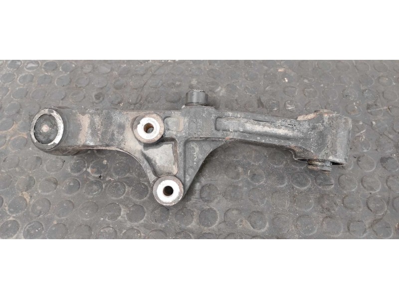 Recambio de brazo izquierdo inferior delantero para kia carnival 2.9 turbodiesel cat referencia OEM IAM SHAL  