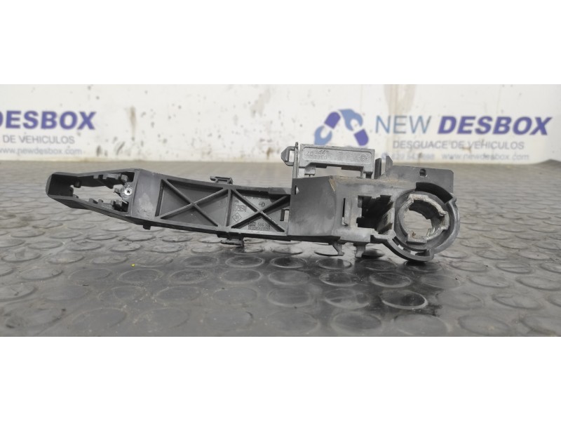 Recambio de maneta delantera derecha para opel movano b kasten/combi hka l2h2 3,3t doka referencia OEM IAM 806064414R  