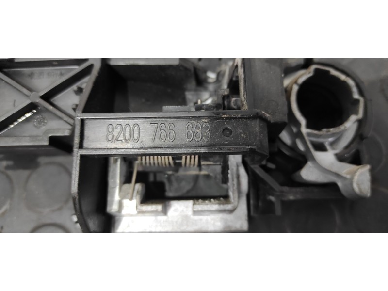 Recambio de maneta delantera derecha para opel movano b kasten/combi hka l2h2 3,3t doka referencia OEM IAM 806064414R  