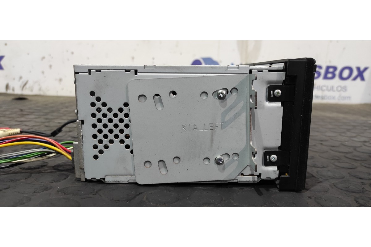 Recambio de sistema audio / radio cd para kia sportage concept referencia OEM IAM LACM5651EK  