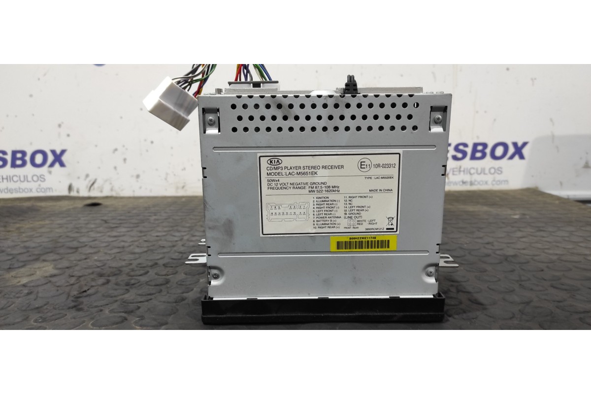 Recambio de sistema audio / radio cd para kia sportage concept referencia OEM IAM LACM5651EK  