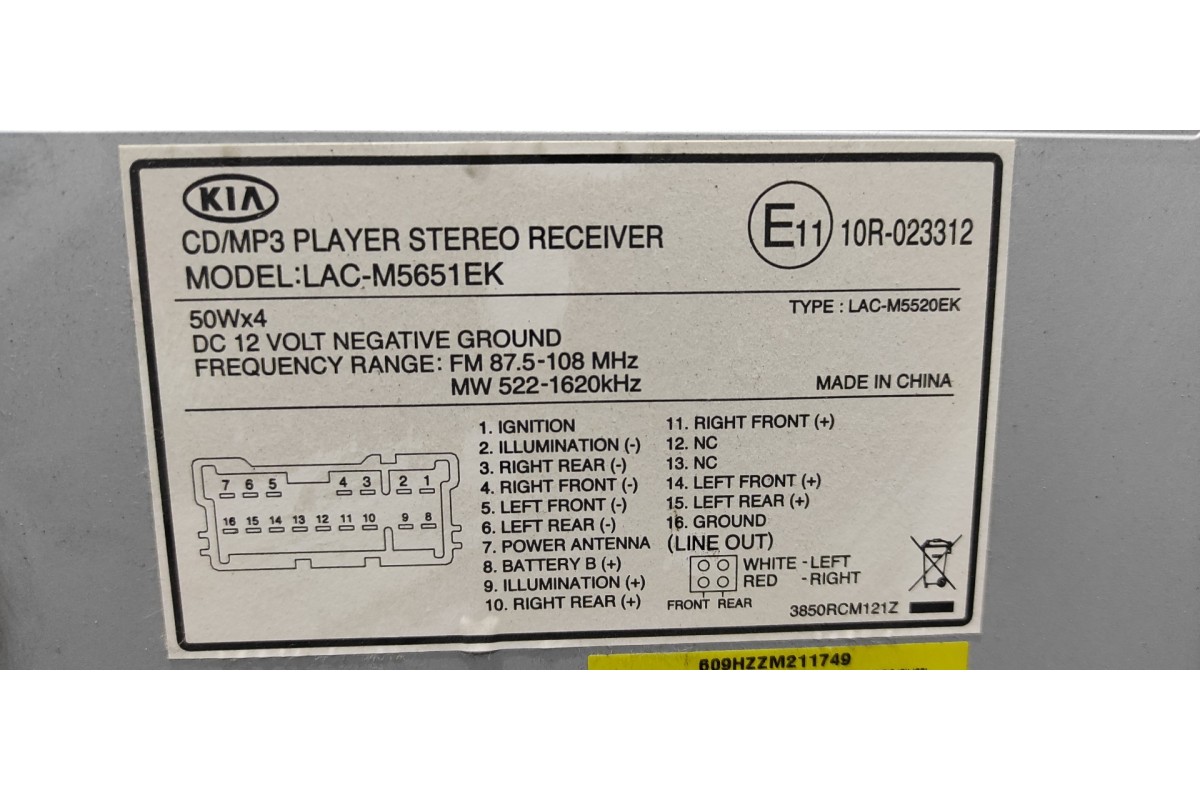 Recambio de sistema audio / radio cd para kia sportage concept referencia OEM IAM LACM5651EK  