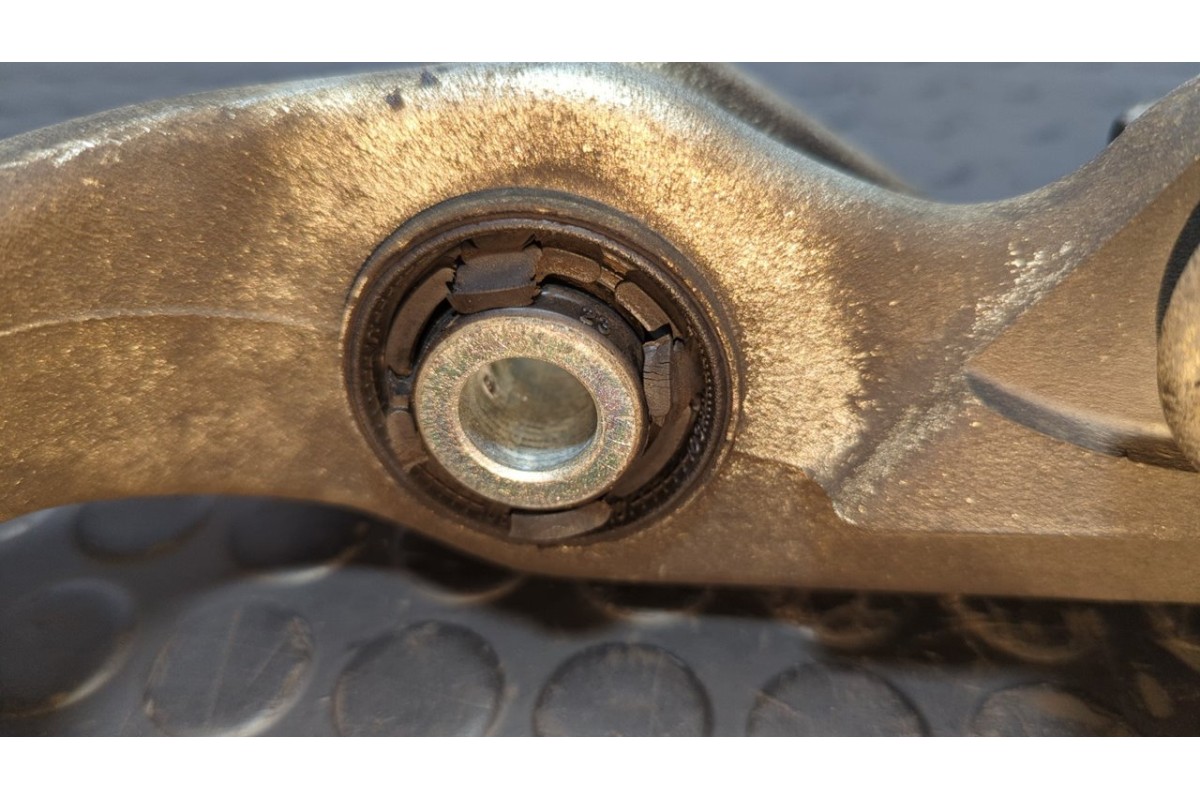 Recambio de brazo derecho inferior trasero para mercedes-benz clase m (w164) 280 / 300 cdi (164.120) referencia OEM IAM 00006036