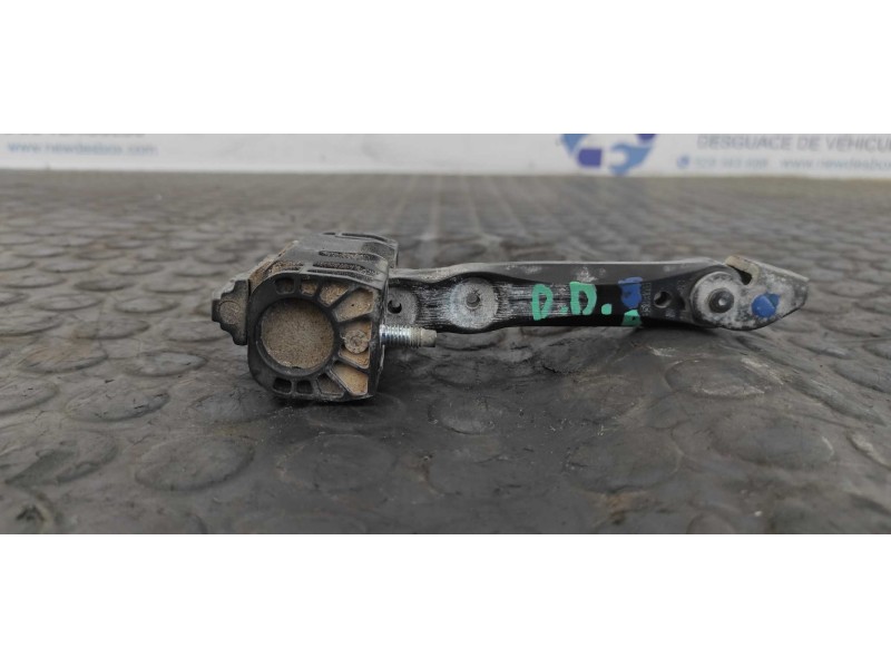 Recambio de retenedor puerta derecha para citroen c4 berlina 1.6 16v hdi referencia OEM IAM B51AVD  