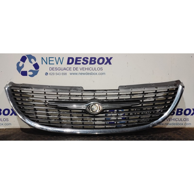 Recambio de rejilla delantera para chrysler voyager (rg) 2.5 crd cat referencia OEM IAM 4857522AA  