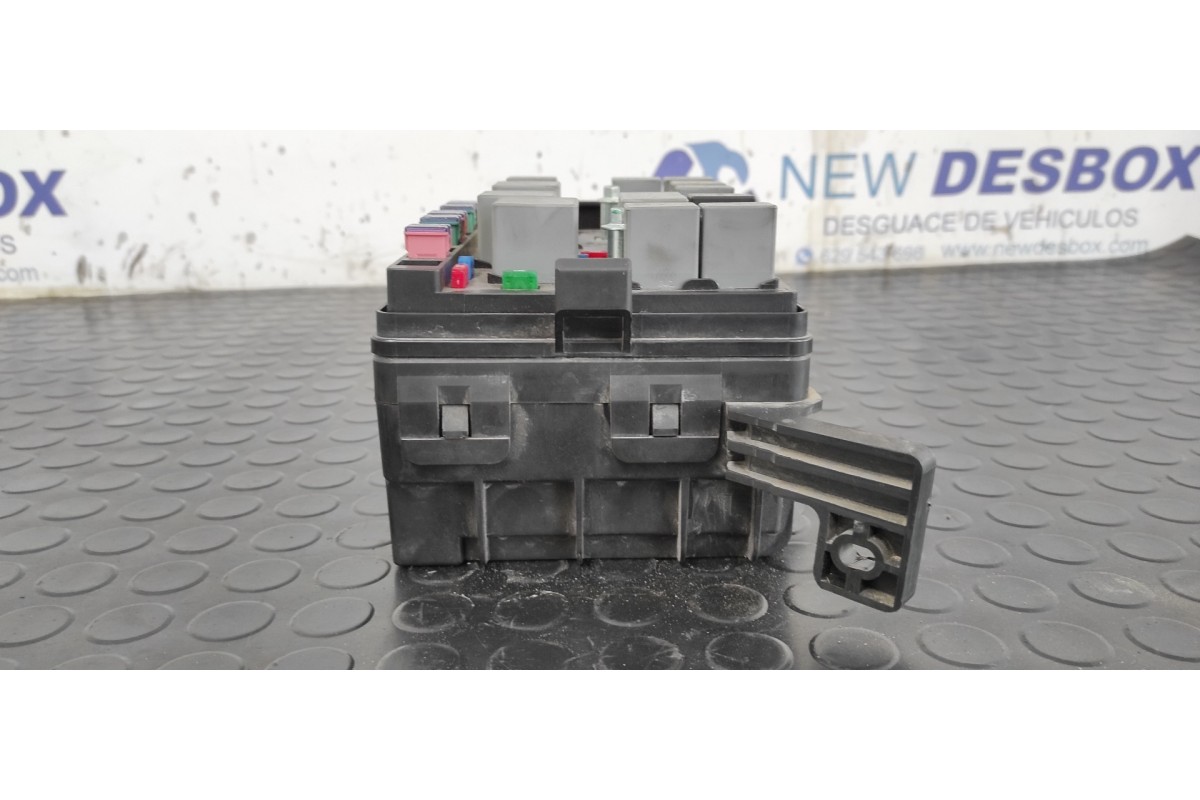 Recambio de caja reles / fusibles para kia sportage concept referencia OEM IAM 919511F210  
