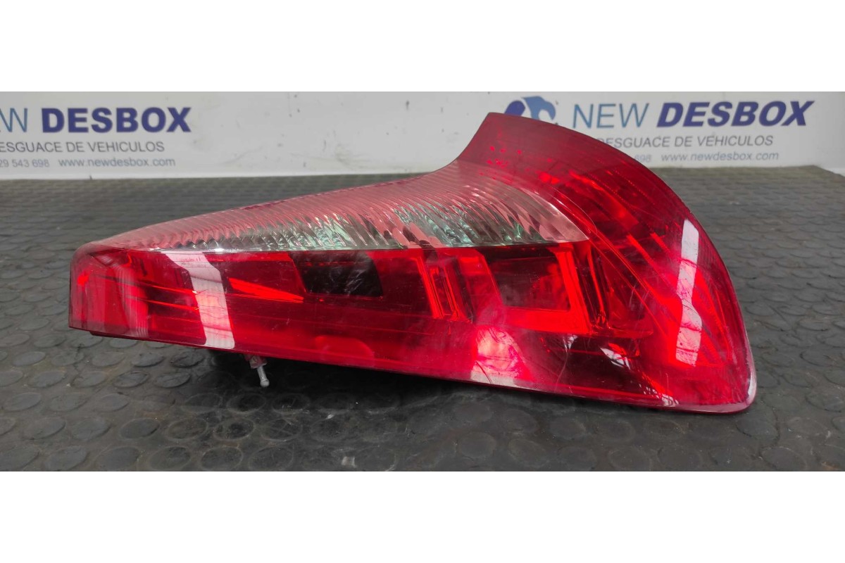 Recambio de piloto trasero izquierdo para citroen c4 berlina 1.6 16v cat (nfu / tu5jp4) referencia OEM IAM 9646801777  