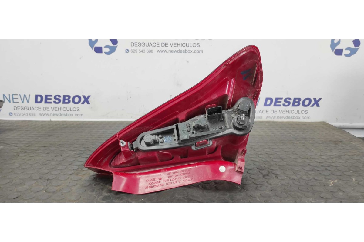 Recambio de piloto trasero izquierdo para citroen c4 berlina 1.6 16v cat (nfu / tu5jp4) referencia OEM IAM 9646801777  