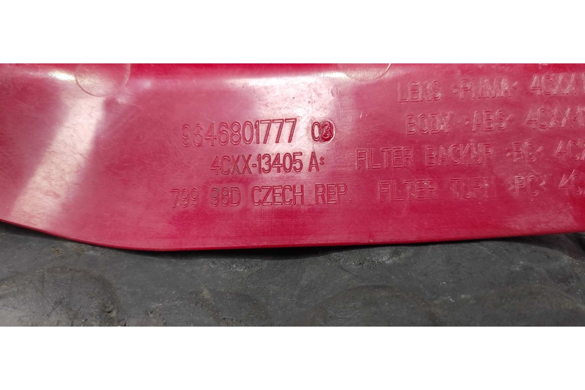 Recambio de piloto trasero izquierdo para citroen c4 berlina 1.6 16v cat (nfu / tu5jp4) referencia OEM IAM 9646801777  