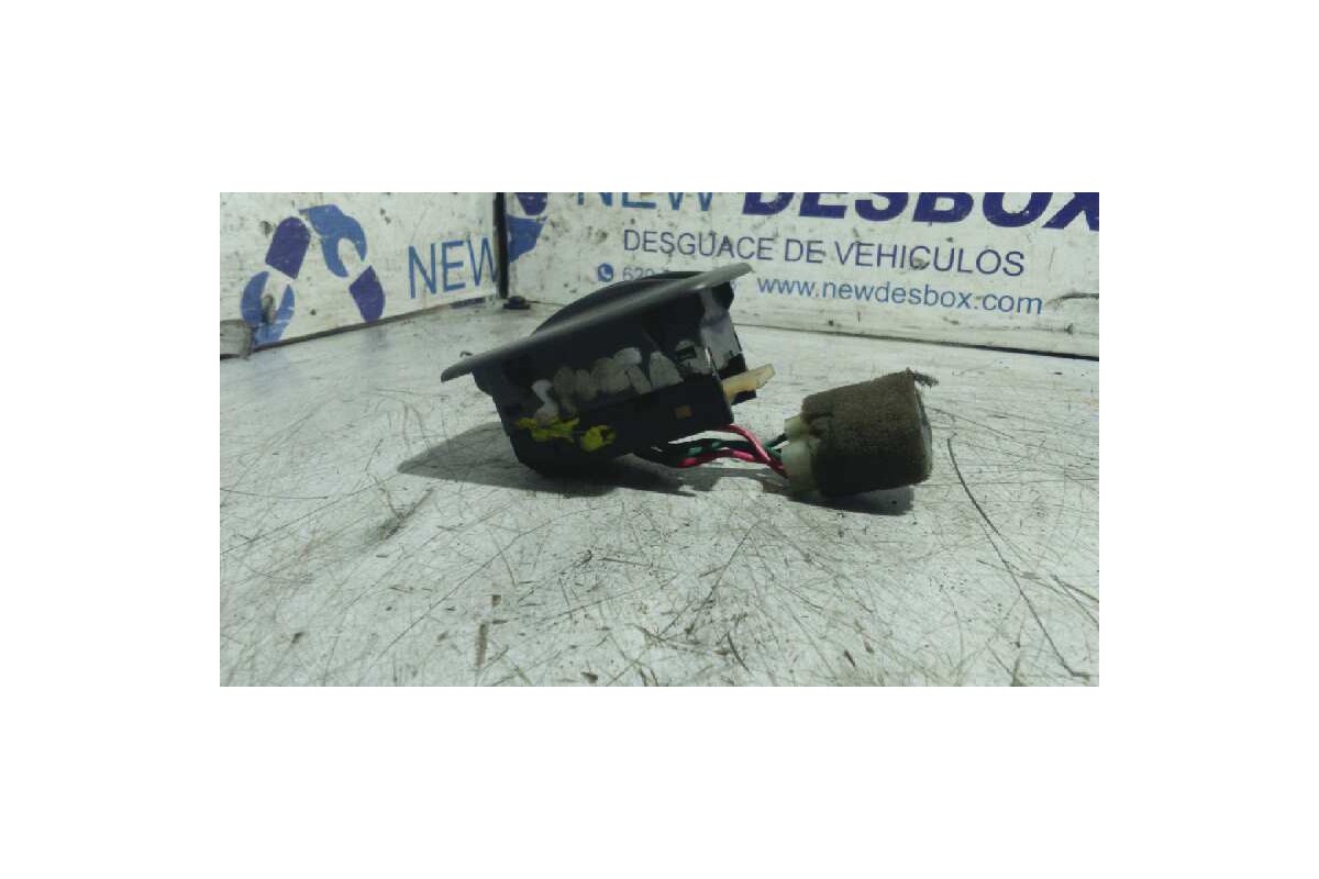 Recambio de mando elevalunas delantero derecho para kia sportage 2.0 cat referencia OEM IAM   