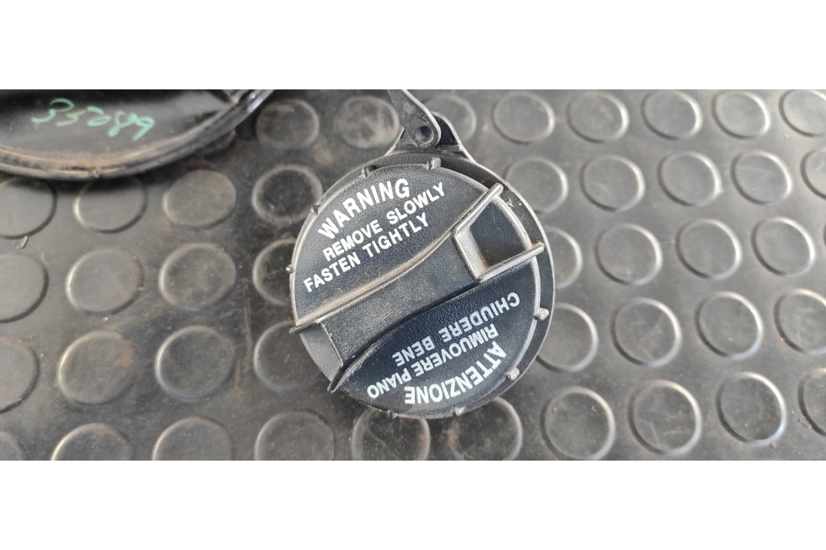Recambio de tapa exterior combustible para kia sportage concept referencia OEM IAM   