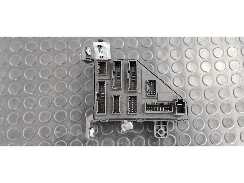 Recambio de caja reles / fusibles para kia sportage concept referencia OEM IAM 919501F510  