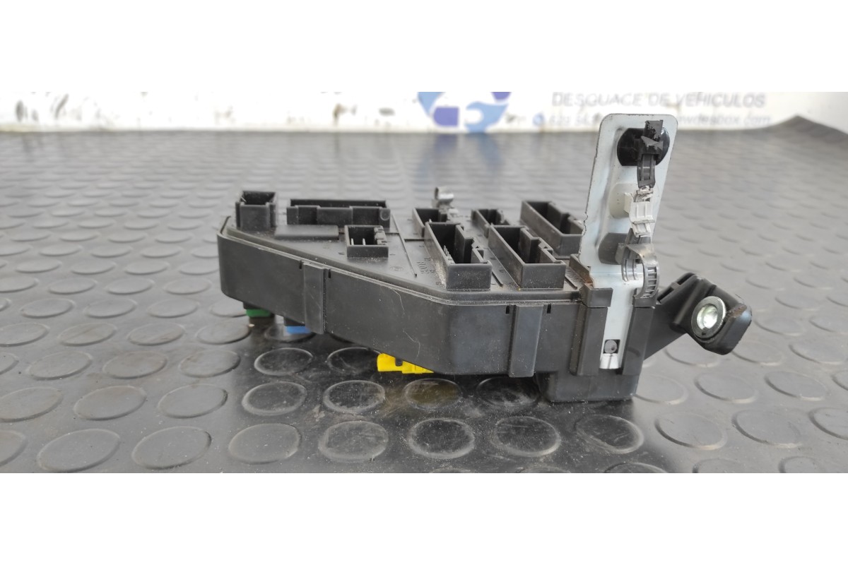 Recambio de caja reles / fusibles para kia sportage concept referencia OEM IAM 919501F510  