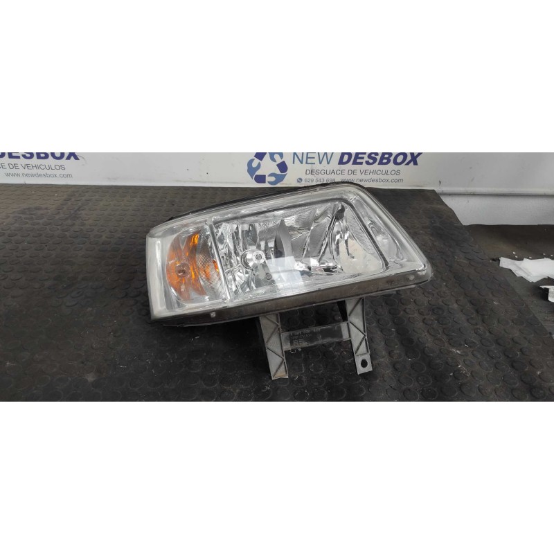 Recambio de faro derecho para volkswagen t5 transporter/furgoneta 2.5 tdi referencia OEM IAM 0301191302  