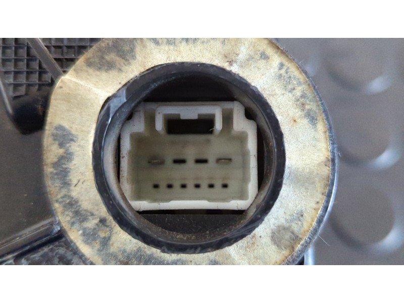 Recambio de cerradura puerta delantera derecha para toyota avensis berlina (t25) 2.2 d-cat referencia OEM IAM 6903002162  