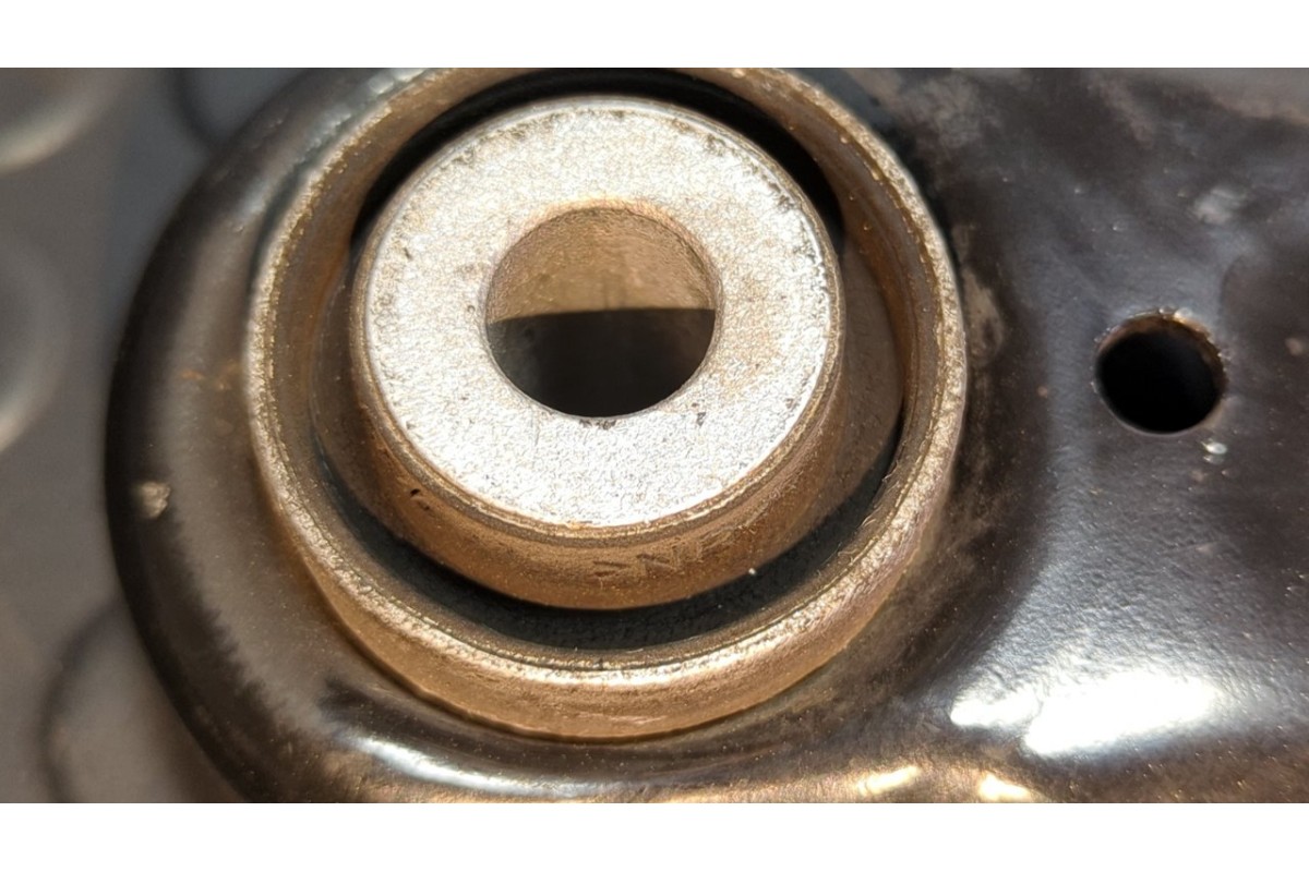 Recambio de brazo izquierdo superior trasero para mercedes-benz clase m (w164) 280 / 300 cdi (164.120) referencia OEM IAM   