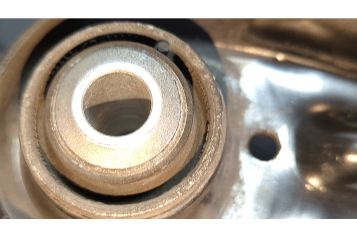 Recambio de brazo izquierdo superior trasero para mercedes-benz clase m (w164) 280 / 300 cdi (164.120) referencia OEM IAM   