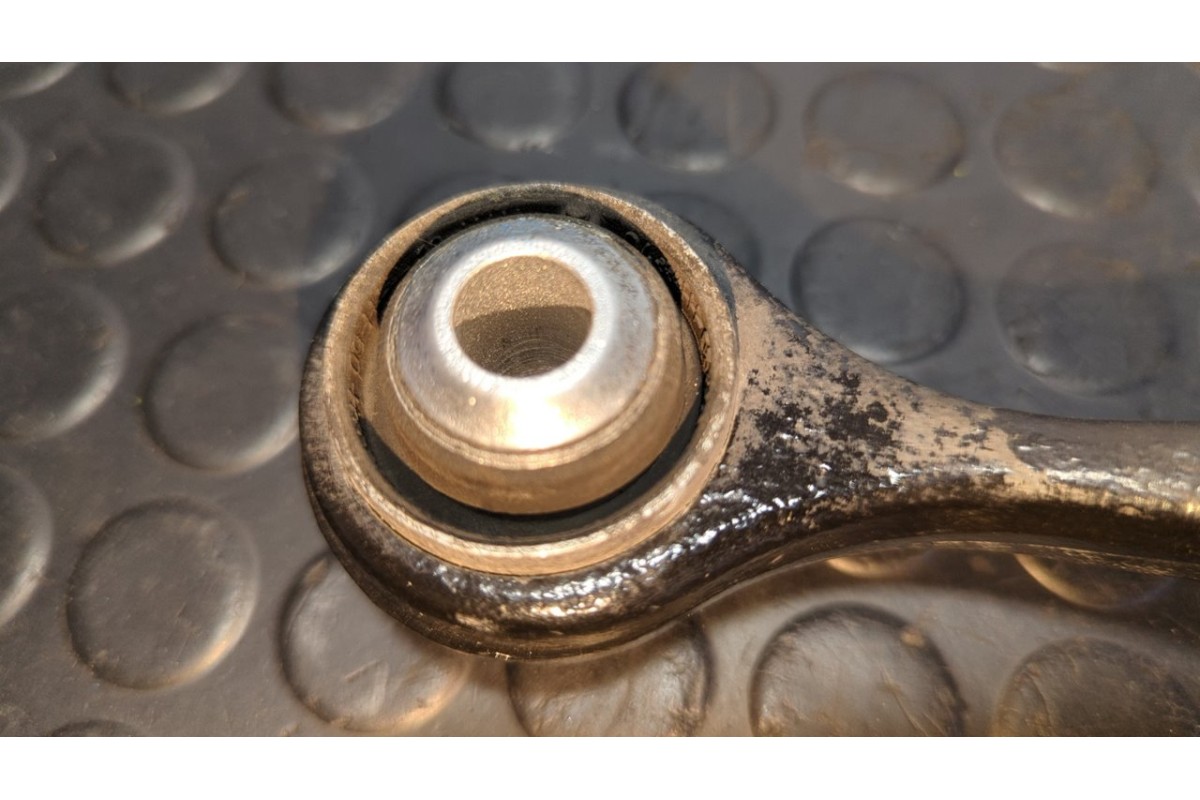 Recambio de brazo derecho superior trasero para mercedes-benz clase m (w164) 280 / 300 cdi (164.120) referencia OEM IAM 00006036